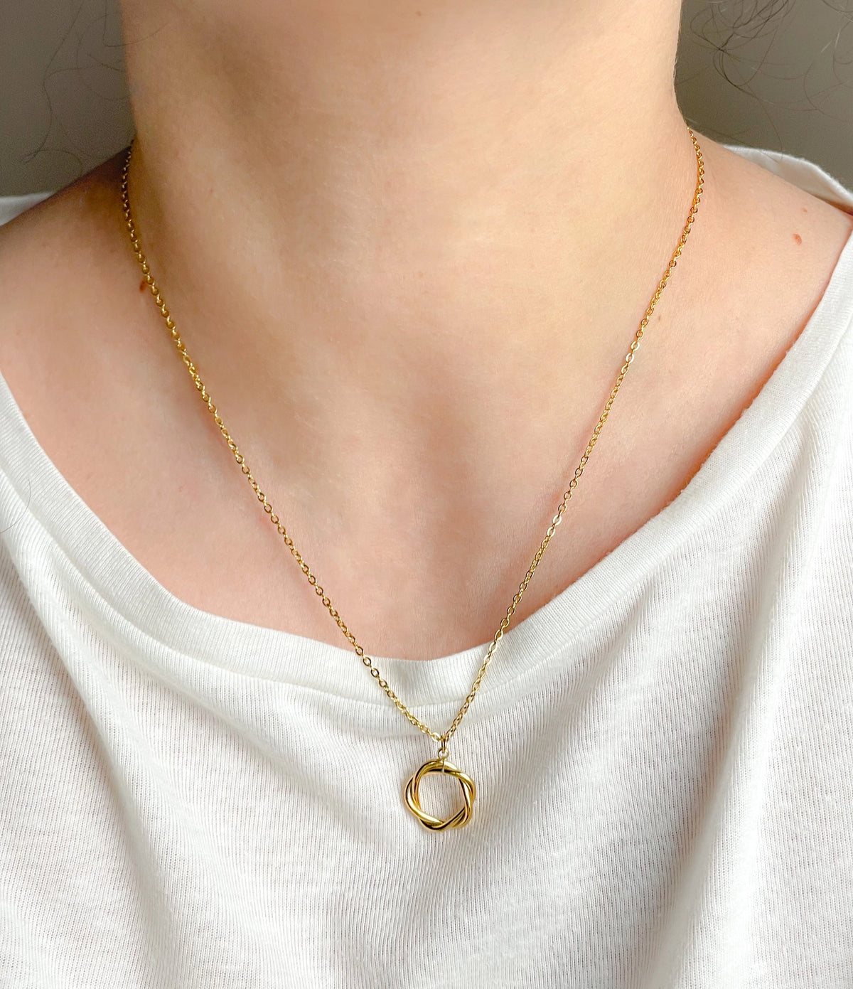 Twist Necklace