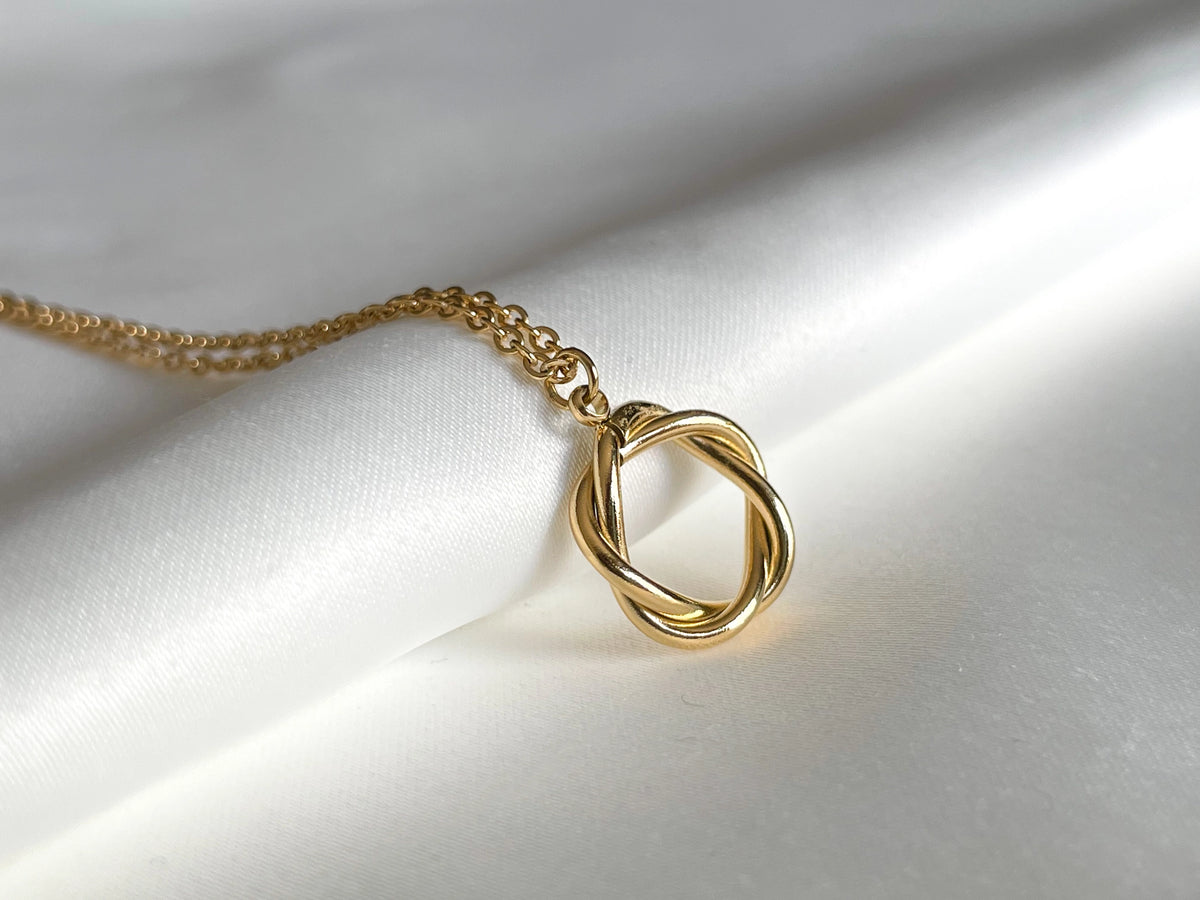 Twist Necklace