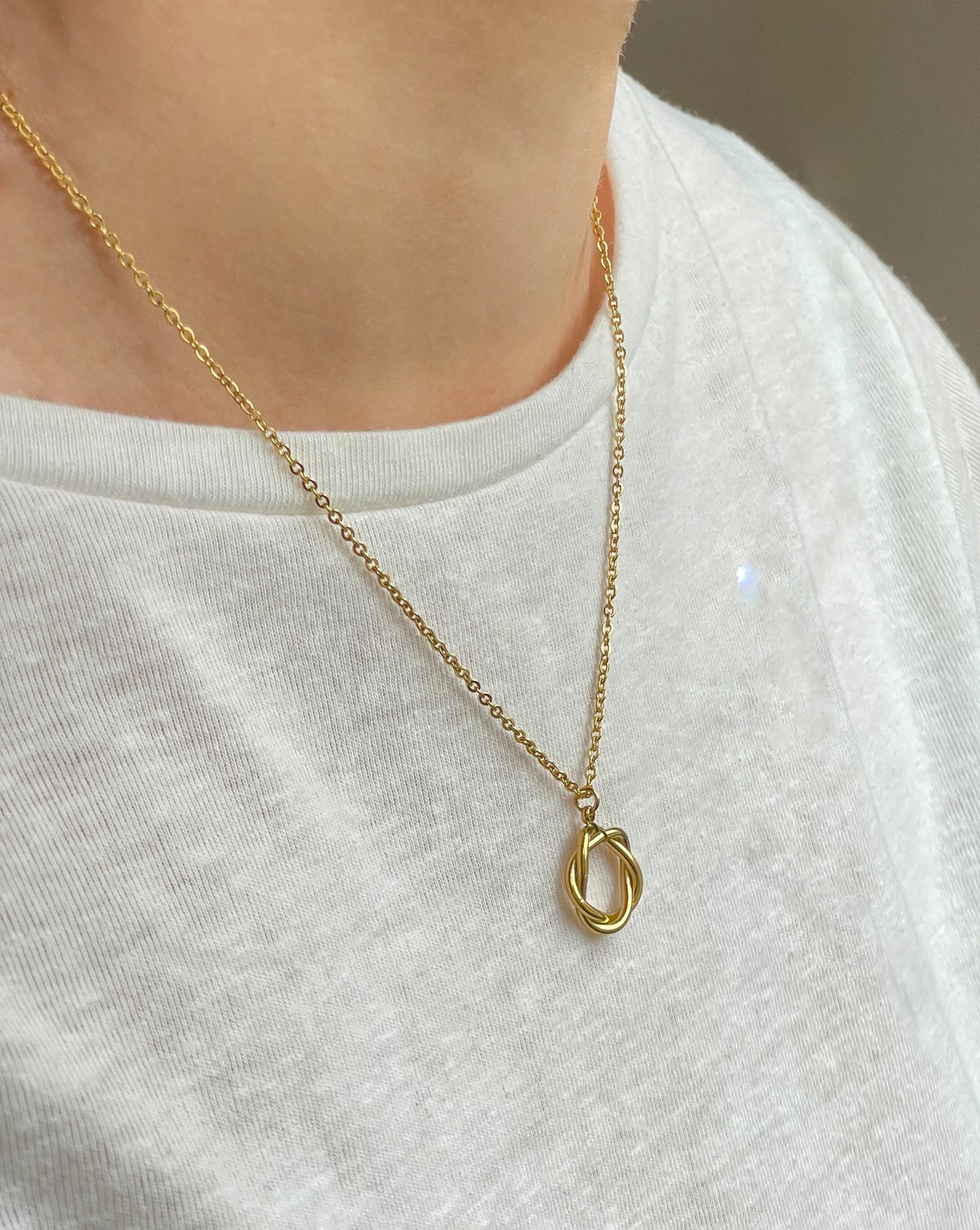 Twist Necklace