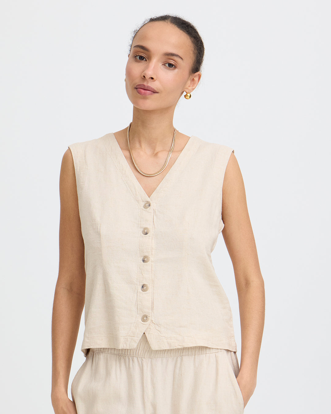 Falak Vest