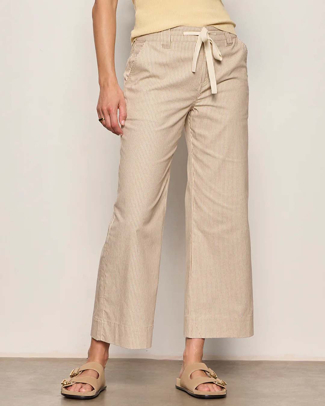Lily Crop